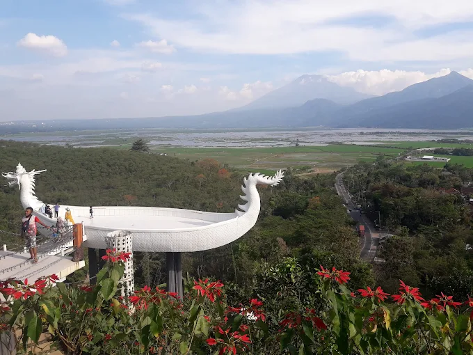 Spot Selfie Perahu Naga